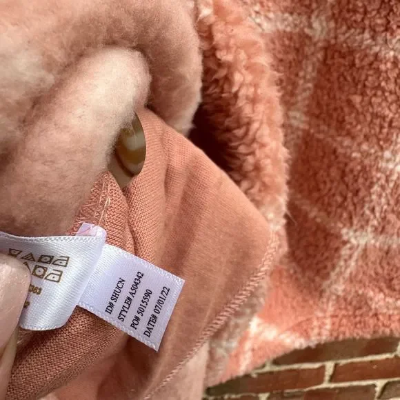 Koolaburra by UGG Women Plaid Brushed Sherpa Cozy shacket Pink Medium NEW - Picture 7 of 7